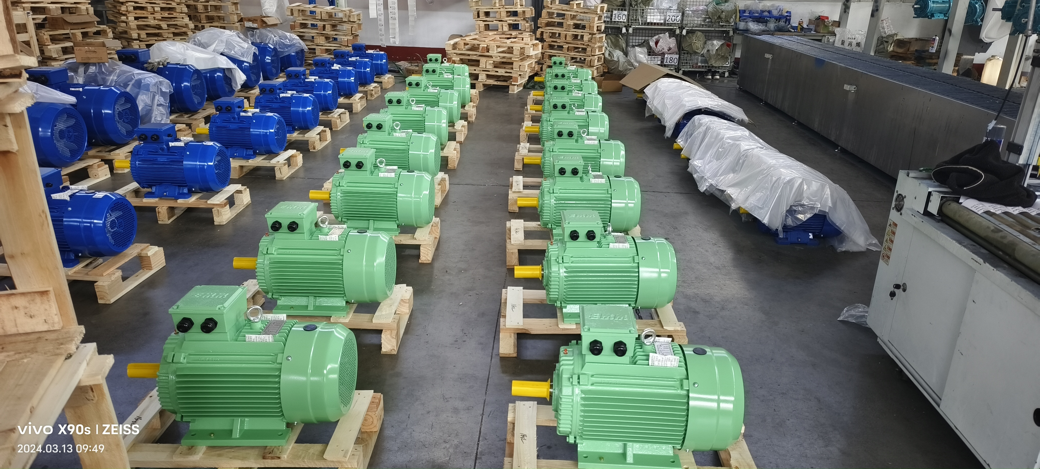 Difference between asynchronous motor and torque motor